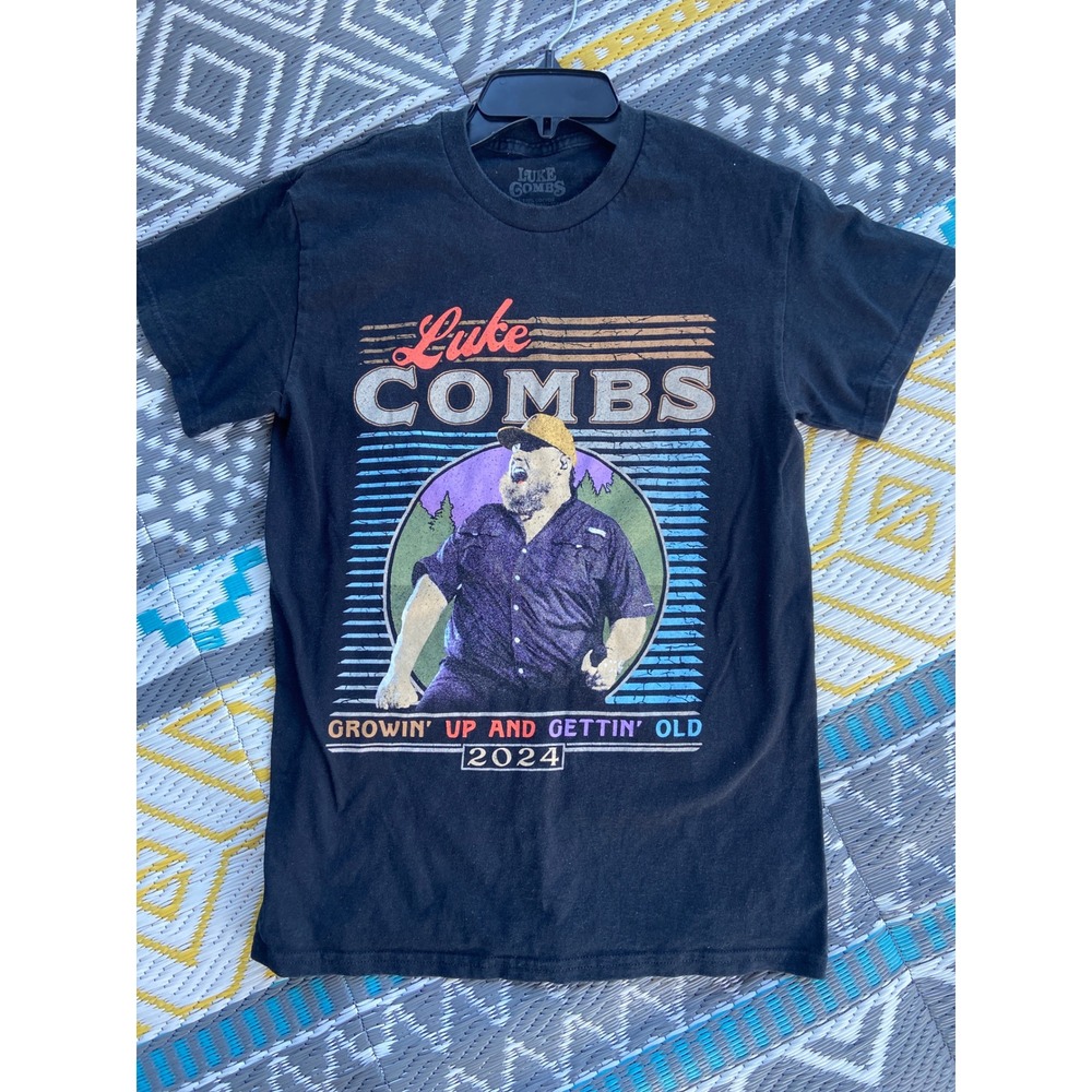 Luke Combs Growin Up and Gettin Old 2024 Tour T-Shirt Black Unisex Small Concert
